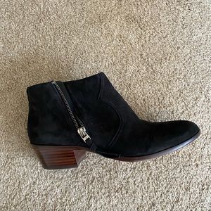 Sam Edelman black booties size 8